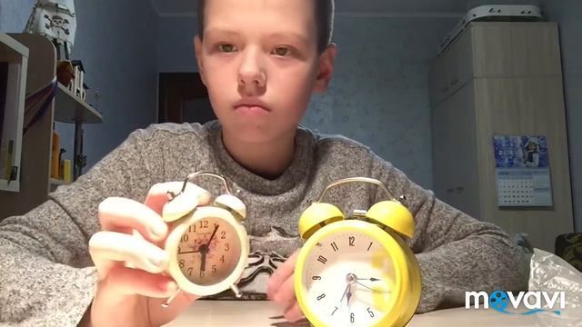 Обзор на самый маленький будильник! Сравнение маленького будильника с большим смотреть онлайн