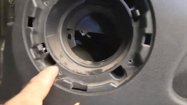 снятие обшивки передней двери Renault Duster смотреть онлайн