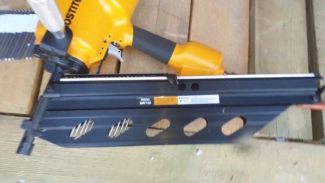 Пневматический нейлер BOSTITCH BRT130 и самодельные кассеты, гвозди 120×4 мм. смотреть онлайн