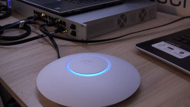 Unifi 6 Lite Access Point - Understanding it, Installing it and using it. смотреть онлайн