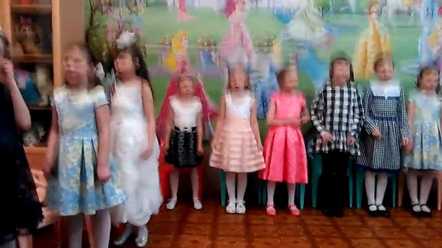 Позволяет мамочек с 8марта но почему севремя песни для мама в 8 -во марта песня для пап . смотреть онлайн