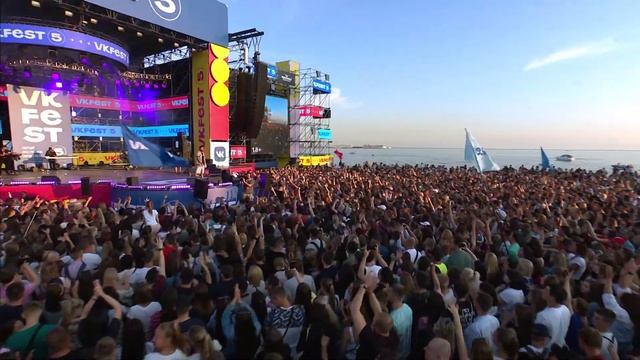 МОТ. LIVE на VK Fest 5 смотреть онлайн