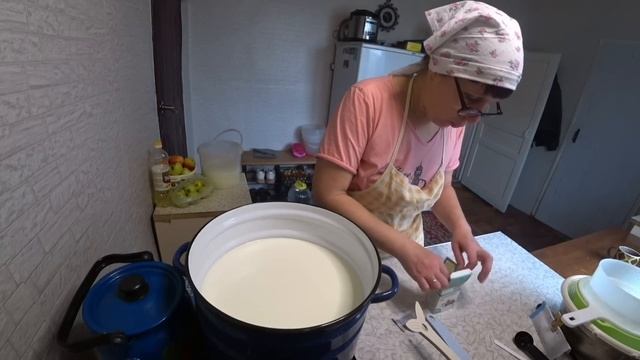 Хлопочу на кухне, Дела деревенские смотреть онлайн