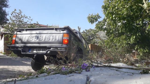 Mitsubishi L200 1993 Aragaz смотреть онлайн