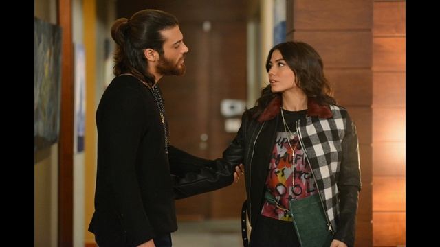 Demet Özdemir called Can Yaman's day of pain and said that he was with her. смотреть онлайн