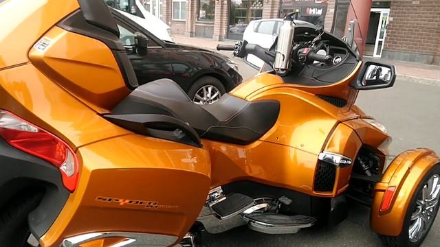 Can-Am Spyder USA MOTORBIKE MOTOR 1300 cub cm. смотреть онлайн