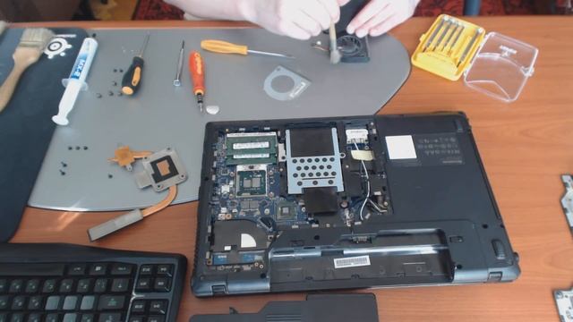 Disassembly Lenovo IdeaPad G560 20042 смотреть онлайн