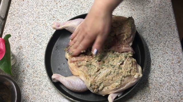 Цыплёнок в сметане с чесноком////Chicken in sour cream with garlic/ смотреть онлайн
