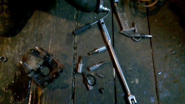 ремонт заклинившего суппорта смотреть онлайн