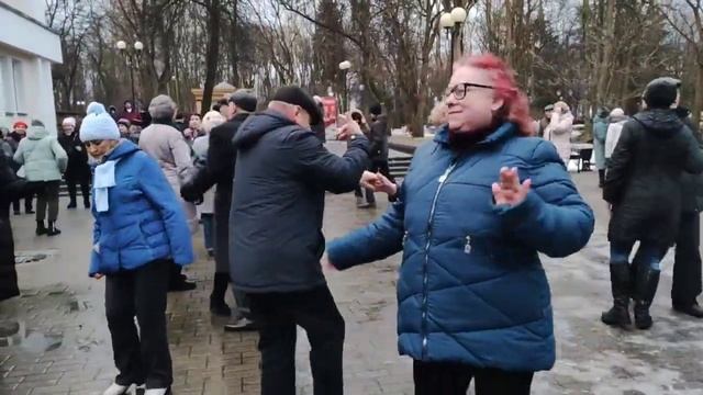 Голубоглазая девчонка 08.03.23 Гомель парк Луначарского смотреть онлайн