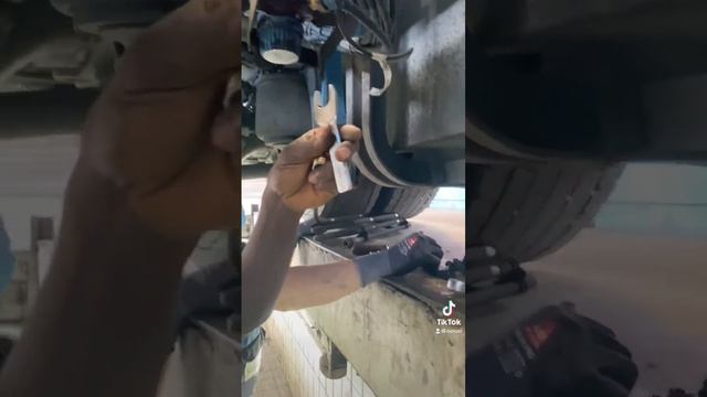 Mercedes Lkw EAPU Electronic Air Processoing Unit ??? #fyp #fypシ #werkstatt #handwerk #kfz #lkw ￼