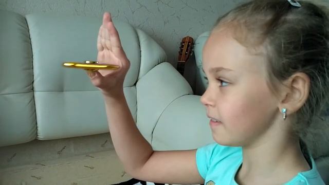 Золотой спиннер смотреть онлайн