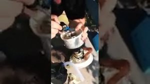 Форд фокус 2, замена топливного фильтра, подробно.