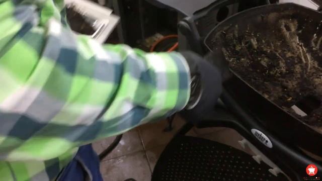 Газовый гриль Weber Q2200 / Как почистить гриль. Обзор гриля Weber смотреть онлайн