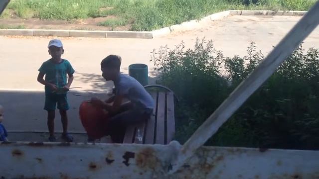 Саня неси пестолет:D