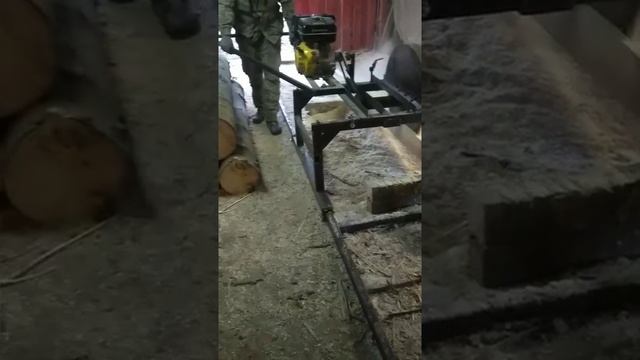 Самодельная Дисковая пилорама с бензиновым двигателем. смотреть онлайн
