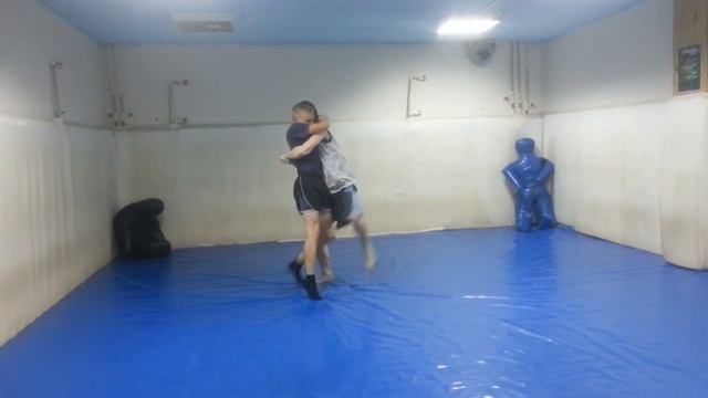 Муай тай (колени) смотреть онлайн