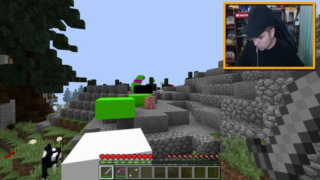 КТО ПЕРВЫЙ ВЫИГРАЕТ В НАСТОЛЬНУЮ ИГРУ, ПОЛУЧИТ ДЕНЬГИ В МАЙНКРАФТ! смотреть онлайн