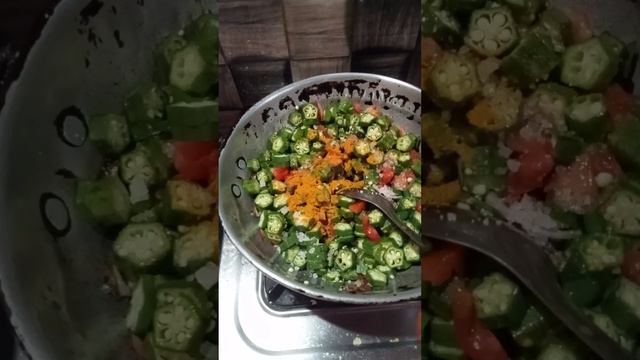 hi friends bendakaya karri spl chesanu ela vundi friends nacchite subscribe cheyyanddi😋 смотреть онлайн