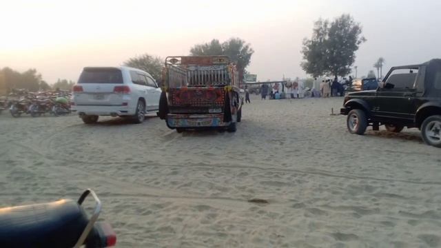 2 Din Kaam Sy Chuti Li Aur Enjoy Kia.