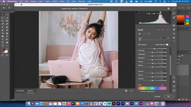 How to Lighten or Darken Parts of An Image - Photoshop CC смотреть онлайн