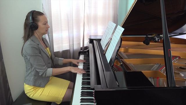 Neapolitan Dance, by P. Tchaikovsky - for violin (piano accompaniment) смотреть онлайн