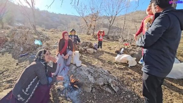 Pishvaz Omid: An engineer who helps nomadic people, gives light and hope to their lives