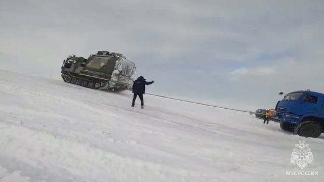 Арктическая экспедиция МЧС России оперативно оказала помощь при реальном ДТП смотреть онлайн