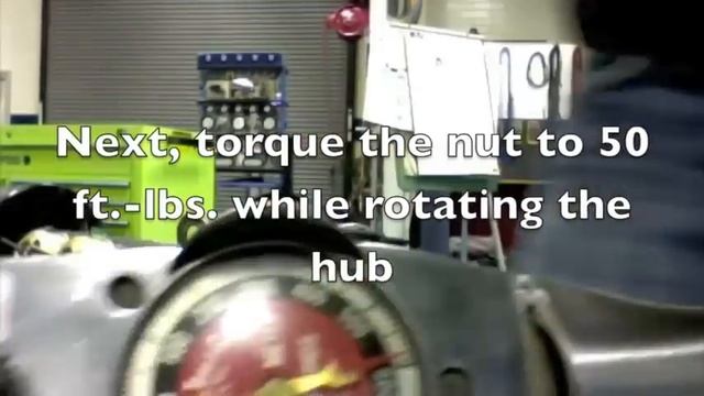 Adjusting wheel bearings according to the RP 618 procedure смотреть онлайн