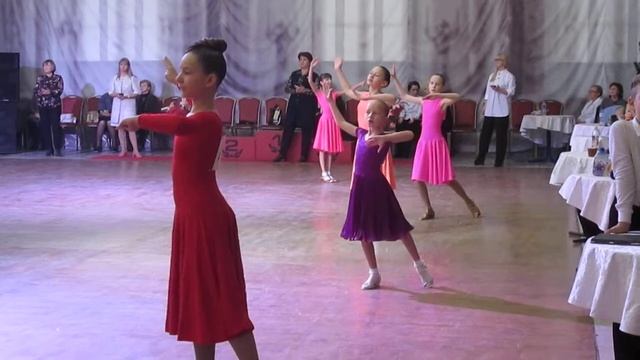 Прекрасный венский вальс СОЛО Дети 2 и соло квикстеп смотреть онлайн