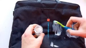 Как легко отчистить сумку от грязи