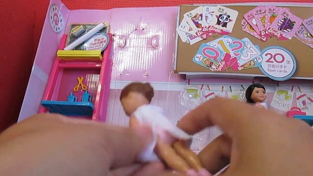 Набор Барби Учитель от Маттел/Barbie English teacher MATTEL FFB19 смотреть онлайн