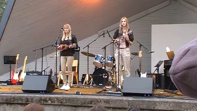 Gives You Hell смотреть онлайн