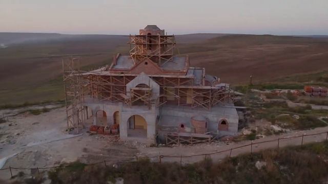 Наш Храм... В ожидании своего купола и креста... смотреть онлайн