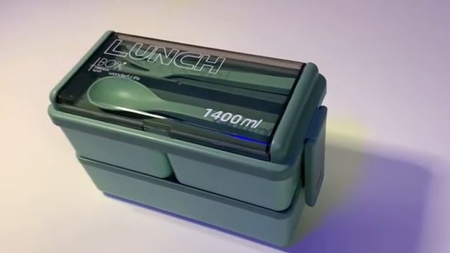 Ланч бокс с отделениями и приборами