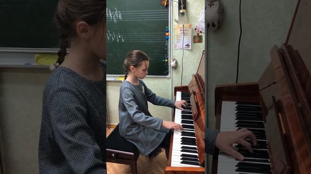 Небоженко Юлиана - Э.Градески. По дороге домой из школы смотреть онлайн