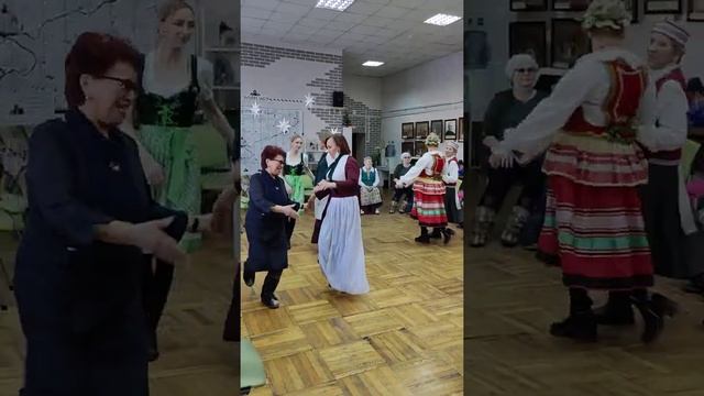 #рождество Немецкий танец смотреть онлайн