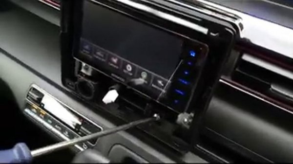 Suzuki Wagon R 2017 & 2018 (Japan models)Car Audio Removal