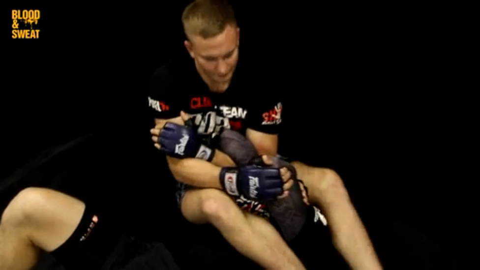 Нюансы болевого приема рычаг локтя. Armbar in details. смотреть онлайн