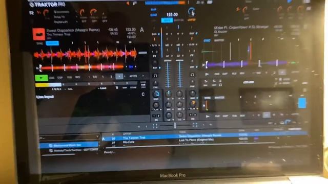 Traktor 3.4.2 pro freeze audio and screen on Macbook Pro Early 2011 High Sierra смотреть онлайн
