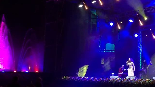 Мари Карне на шоу Танцующие Фонтаны 05.09.2015 смотреть онлайн