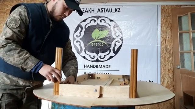 Складной стол ,съёмные ножки ,лёгкая и надёжная конструкция смотреть онлайн