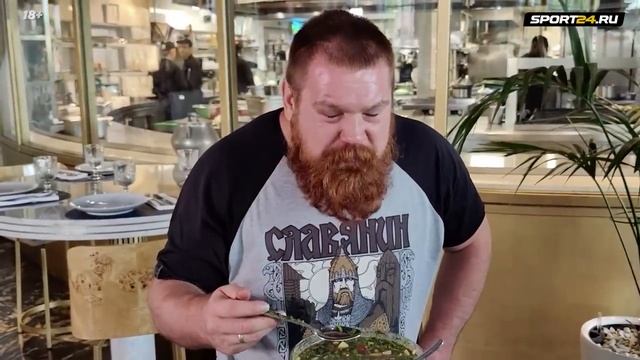 Девушка-боксер ПОД ДВА МЕТРА РОСТОМ рассудила Тактарова, Монсона и Дацика / ЧТО ПРОИСХОДИТ смотреть онлайн