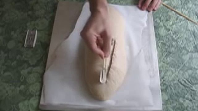 Scoring a loaf of bread смотреть онлайн