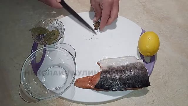 Солёная ГОРБУША / Как засолить горбушу / Рецепт смотреть онлайн
