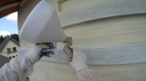 Механизированное нанесение декоративной штукатурки.