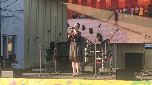 Лина Борисова Встанем слова и музыка Ярослава Дронова SHAMAN смотреть онлайн