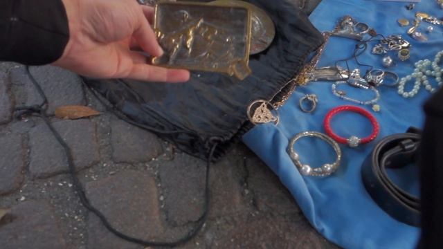 Барахолка в центре Неаполя (Италия). Музей драгоценностей. Золото бриллианты. Шкатулка ВДНХ. смотреть онлайн