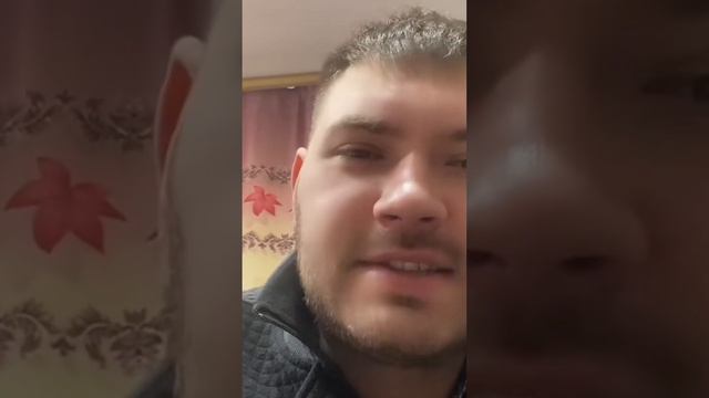 Почему ты живешь с человеком, который постоянно ограничивает твою свободу? смотреть онлайн