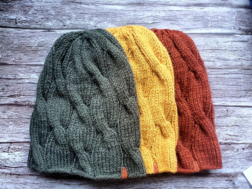 Обзор готовых вязаных шапок с высокой макушкой + снуды